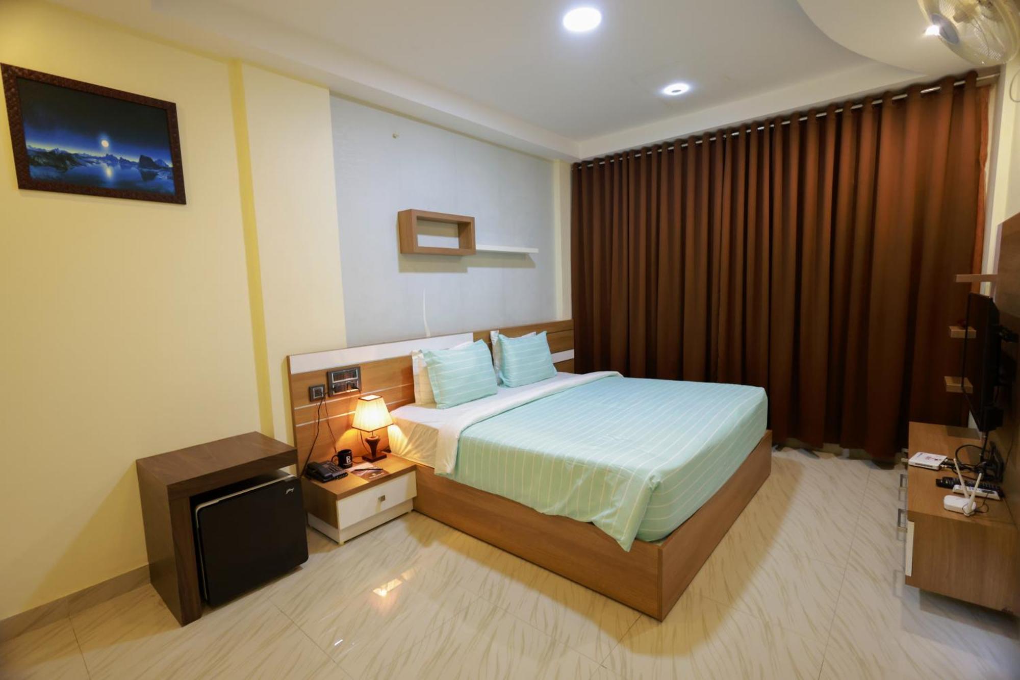 Builda Park Inn Ottappālam Buitenkant foto